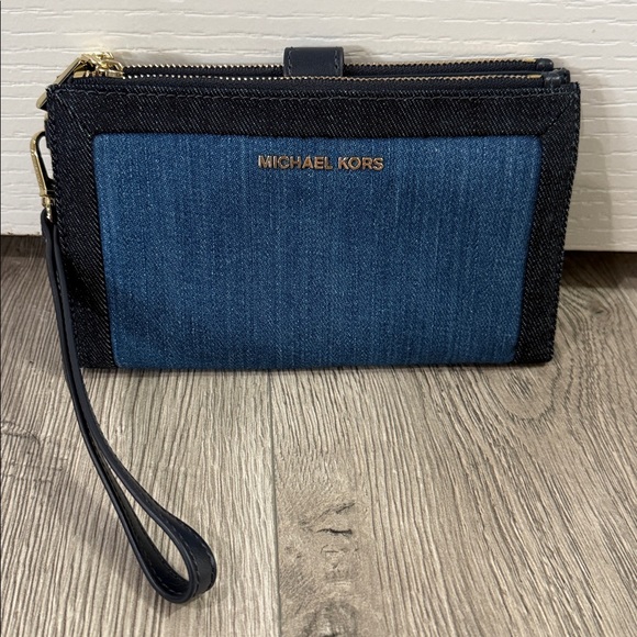 Michael Kors Blue Denim Wallet - NEW - Picture 1 of 11